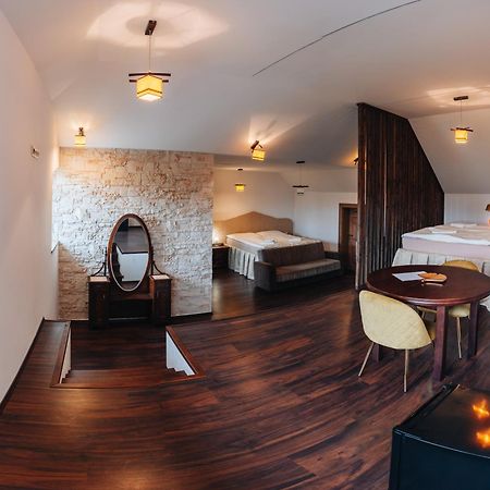 Kastely Grof Zichy Hotel Enyicke Kültér fotó